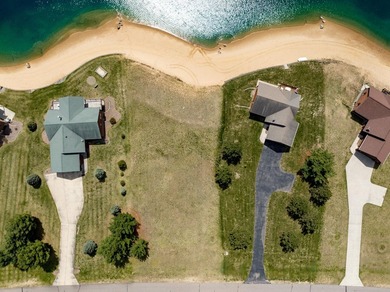 Wake up to stunning lake views on your very own slice of - photo 5
