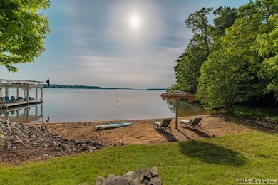 You don't come to Lake Gaston for ordinary-you come for - photo 14
