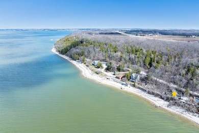 Exceptional opportunity to own a piece of the Bay! This premier - photo 3