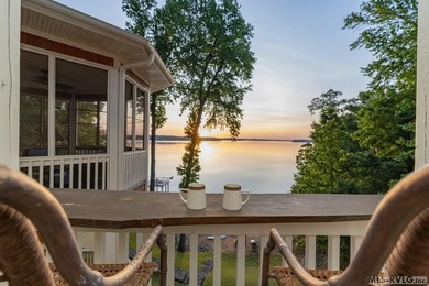 You don't come to Lake Gaston for ordinary-you come for - photo 23
