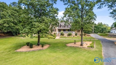 Welcome to this spacious 3-bedroom, 3-bath home situated on 3.67 - photo 4