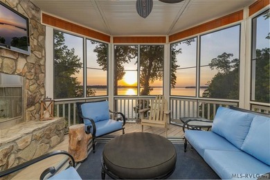 You don't come to Lake Gaston for ordinary-you come for - photo 24