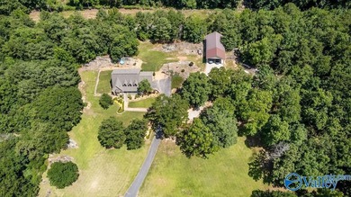 Welcome to this spacious 3-bedroom, 3-bath home situated on 3.67 - photo 6