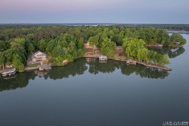 You don't come to Lake Gaston for ordinary-you come for - photo 48