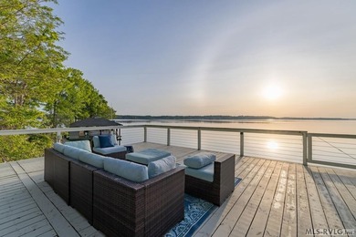 You don't come to Lake Gaston for ordinary-you come for - photo 51