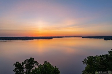 You don't come to Lake Gaston for ordinary-you come for - photo 52