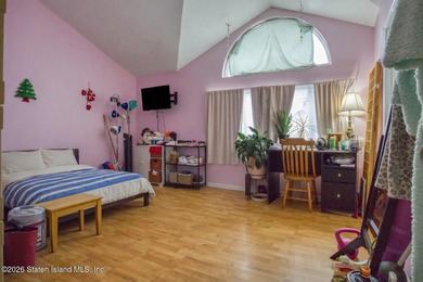 One family end unit townhouse consisting of three bedrooms - photo 13