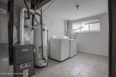 One family end unit townhouse consisting of three bedrooms - photo 18