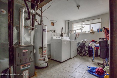 One family end unit townhouse consisting of three bedrooms - photo 19