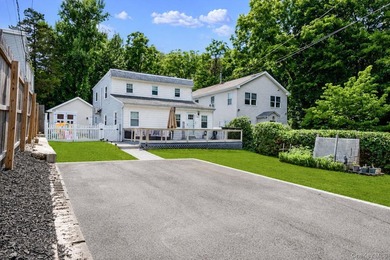 Welcome Home To This Charming Huntington Expanded Cape Nestled - photo 2
