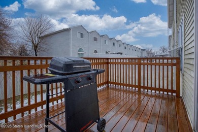 One family end unit townhouse consisting of three bedrooms - photo 22