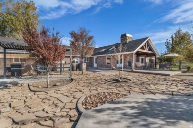 The home is fully remodeled in 2019 and beautifully finished - photo 4