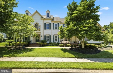 Welcome to this WONDERFUL Home in the PRESTIGIOUS Gated Golf - photo 1