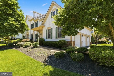Welcome to this WONDERFUL Home in the PRESTIGIOUS Gated Golf - photo 3