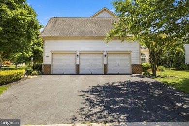 Welcome to this WONDERFUL Home in the PRESTIGIOUS Gated Golf - photo 5