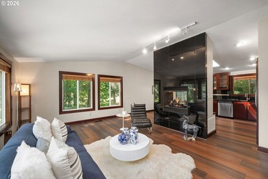 Minutes to downtown Lake Oswego. Boutique shopping, wine bars - photo 6