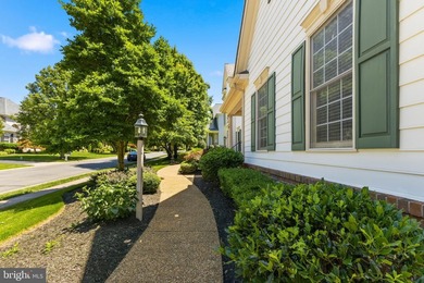 Welcome to this WONDERFUL Home in the PRESTIGIOUS Gated Golf - photo 8