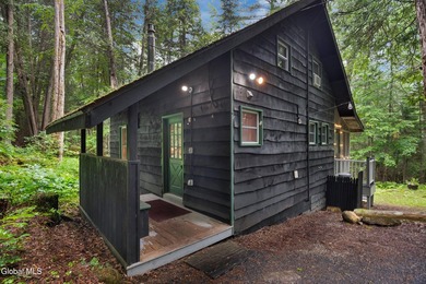 OPEN HOUSE 07/25 12:30 - 2:30PM Tucked away in the heart of the - photo 1