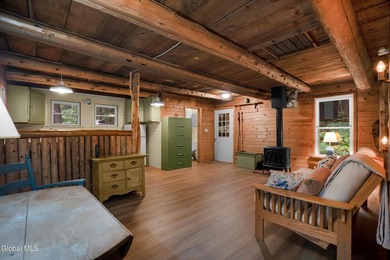 OPEN HOUSE 07/25 12:30 - 2:30PM Tucked away in the heart of the - photo 8