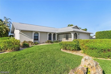 Beautifully maintained Furnished, 3-bedroom, 2-bath pool home in - photo 2