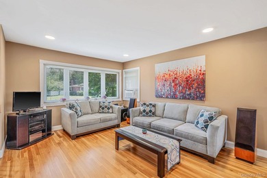 You will Love this beautifully maintained 3-bedroom, 1.5-bath - photo 3