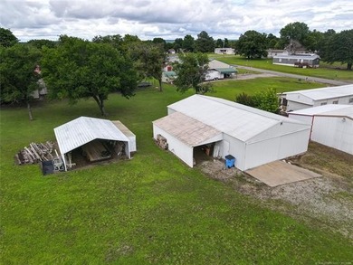 Corner lot with 30 x 50 shop building with concrete approach - photo 4