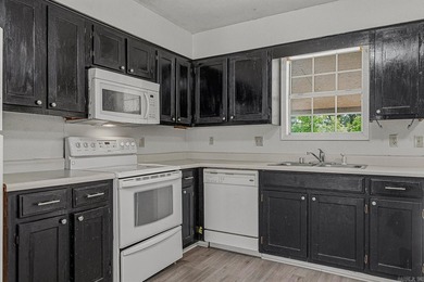 Conveniently located in central Paragould, 3-bedroom, 2-bathroom - photo 6