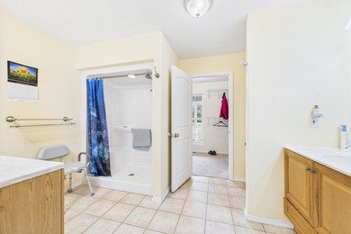 Beautiful one-owner home in the country! 3 bedroom, 2.5 bath - photo 16