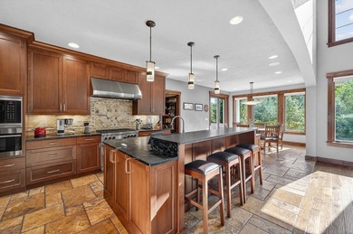Stunning 4,700sqft custom Craftsman home on a prime .58-acre lot - photo 17