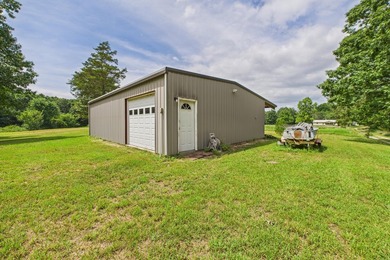 Beautiful one-owner home in the country! 3 bedroom, 2.5 bath - photo 29
