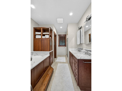 Stunning 4,700sqft custom Craftsman home on a prime .58-acre lot - photo 35