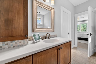 Stunning 4,700sqft custom Craftsman home on a prime .58-acre lot - photo 48