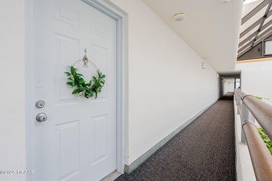 OPPORTUNITY AWAITS at OCEANS ATRIUM#1201--TOP FLOOR living in - photo 3
