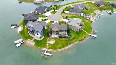 Located on one of Indiana's premier all-sports lakes, this - photo 5