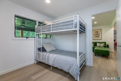 This 70s Modern home has been revamped to a 21st century - photo 13