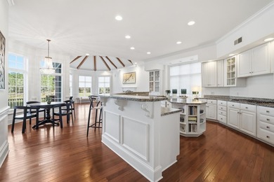 Ultimate lakeside living in the estate section of Woodside, a - photo 5