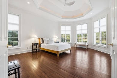 Ultimate lakeside living in the estate section of Woodside, a - photo 8