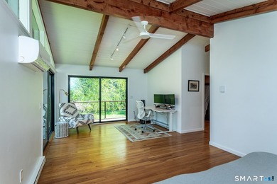 This 70s Modern home has been revamped to a 21st century - photo 26
