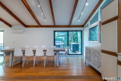 This 70s Modern home has been revamped to a 21st century - photo 37