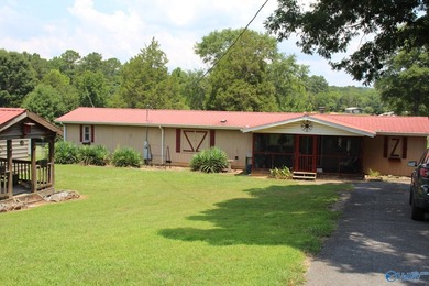 This is your chance for paradise on the lake, this home has it - photo 2
