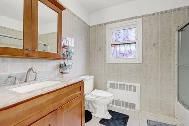 Welcome to this beautifully maintained 4-bedroom, 3-bathroom - photo 12