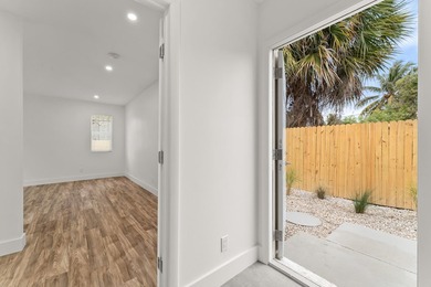Fully renovated 3 bedroom, 2 bathroom home that lives like new - photo 12