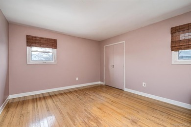 Welcome to this beautifully maintained center hall colonial - photo 15