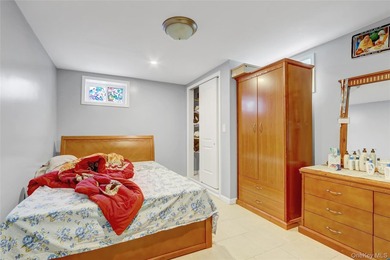 Welcome to this beautifully maintained 4-bedroom, 3-bathroom - photo 16
