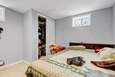 Welcome to this beautifully maintained 4-bedroom, 3-bathroom - photo 17