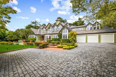 Offering a wonderful combination of English Manor architectural - photo 1