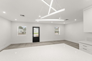 Fully renovated 3 bedroom, 2 bathroom home that lives like new - photo 24