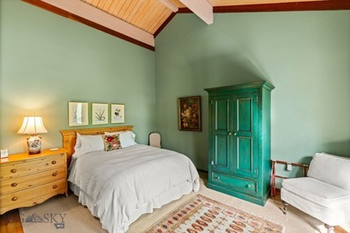 Stunning unobstructed views, privacy with an elegant - photo 25