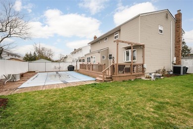 Welcome to this beautifully maintained center hall colonial - photo 26