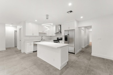 Fully renovated 3 bedroom, 2 bathroom home that lives like new - photo 26